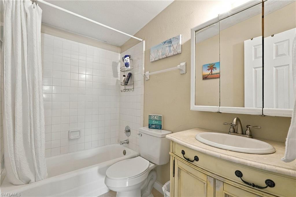 2140 Harbor Ln Property Photo 15