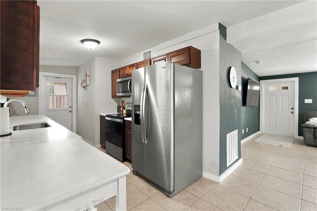 2140 Harbor Ln Property Photo 21