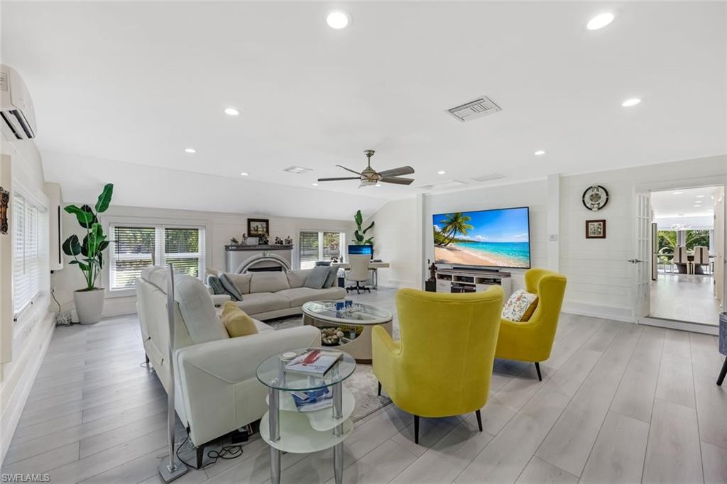 2061 Santa Barbara Blvd Property Photo 22