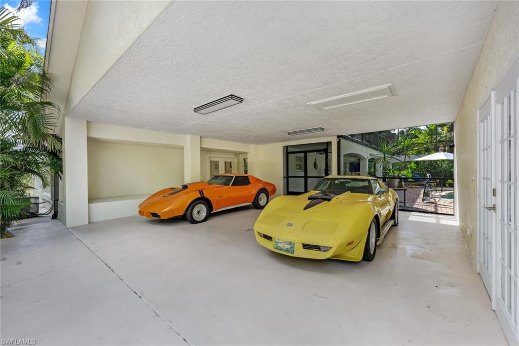 2061 Santa Barbara Blvd Property Photo 39