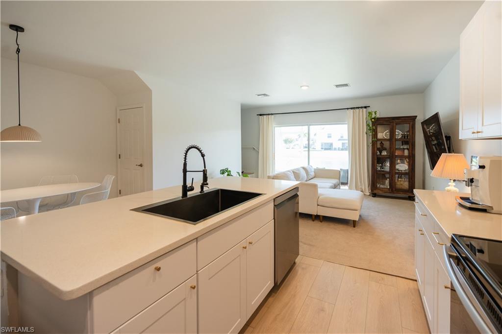 15480 Wildflower Cir Property Photo 6