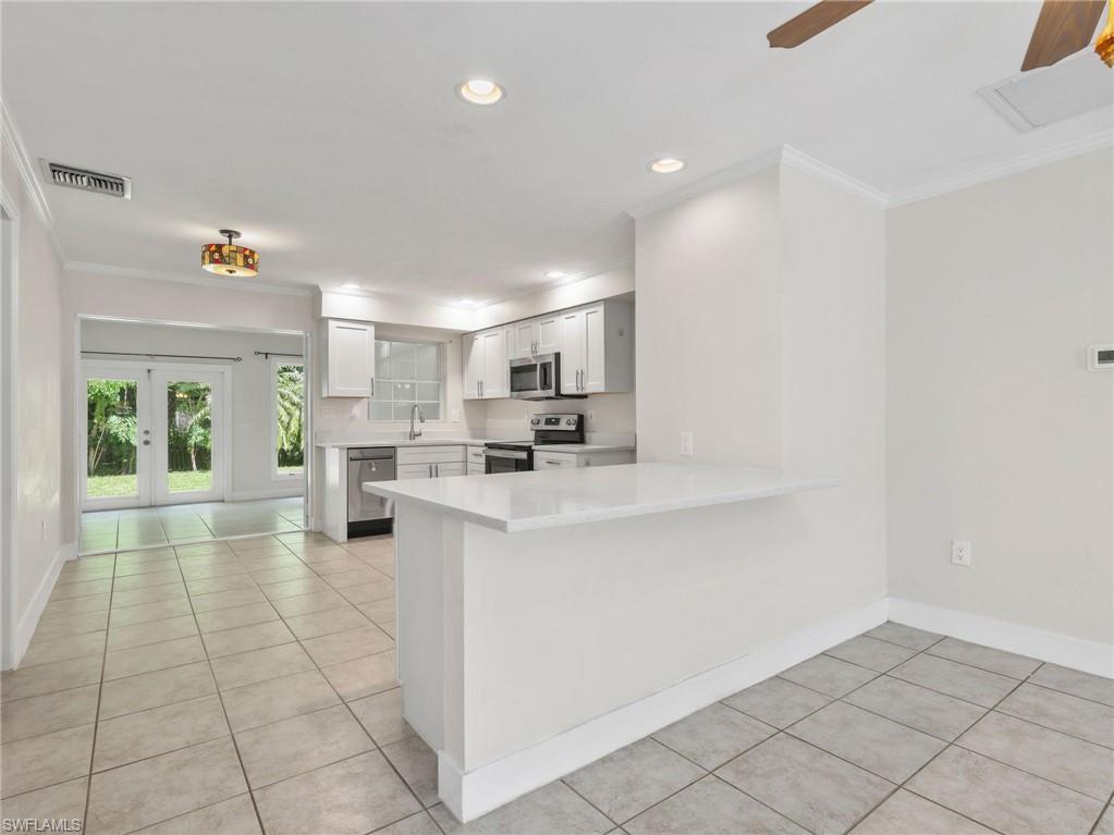 2437 Sunset Ave Property Photo 9