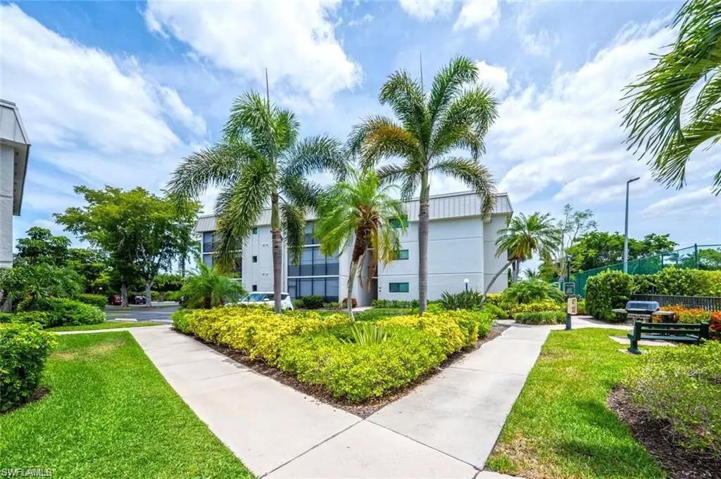 788 Park Shore DR H36 Property Photo 1