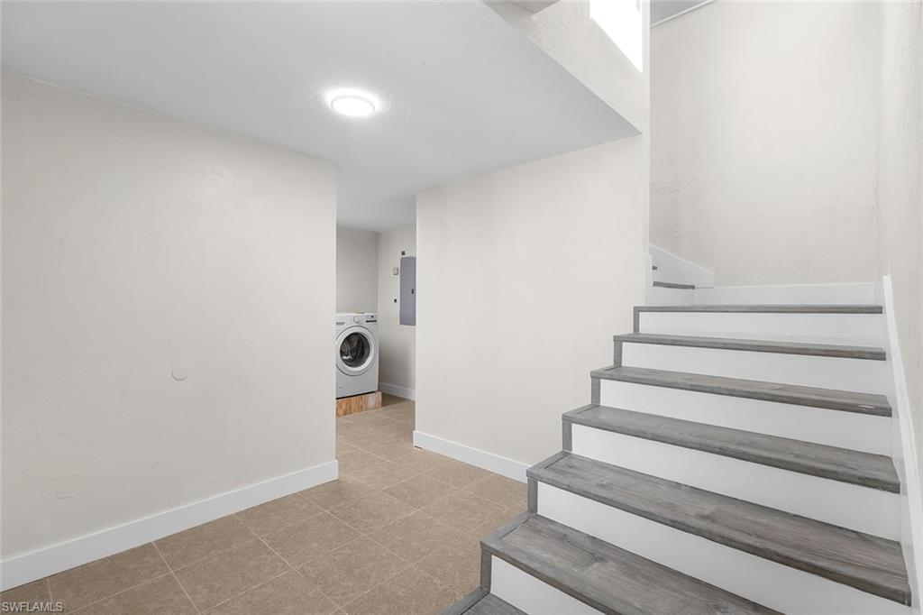 1284 Rainbow Ct Property Photo 4