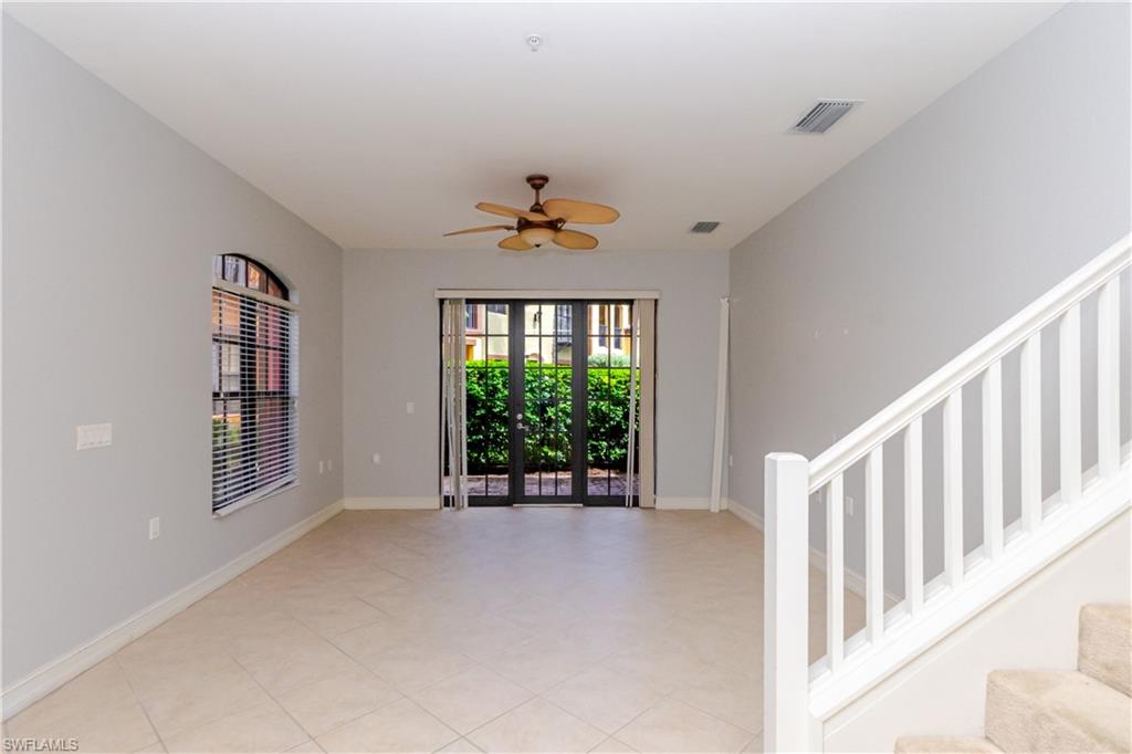9138 Chula Vista St 12703 Property Photo 5