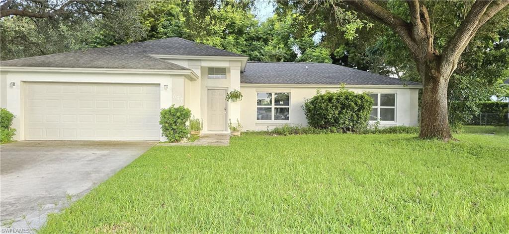 687 Grove Dr Property Photo 1
