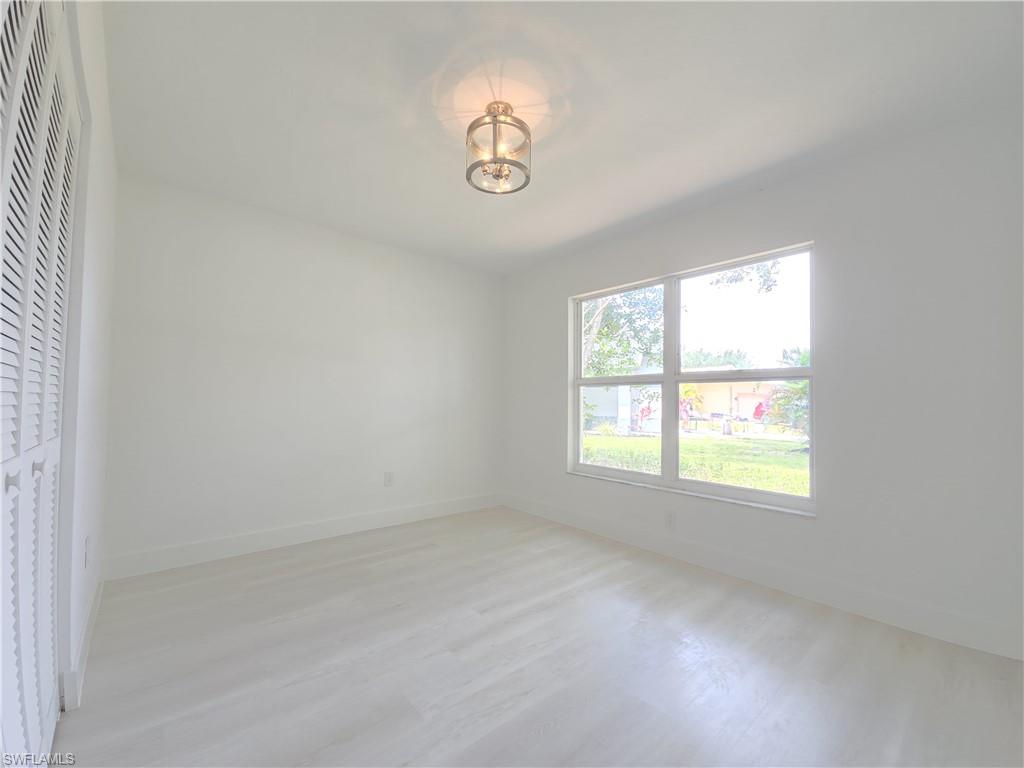 687 Grove Dr Property Photo 11