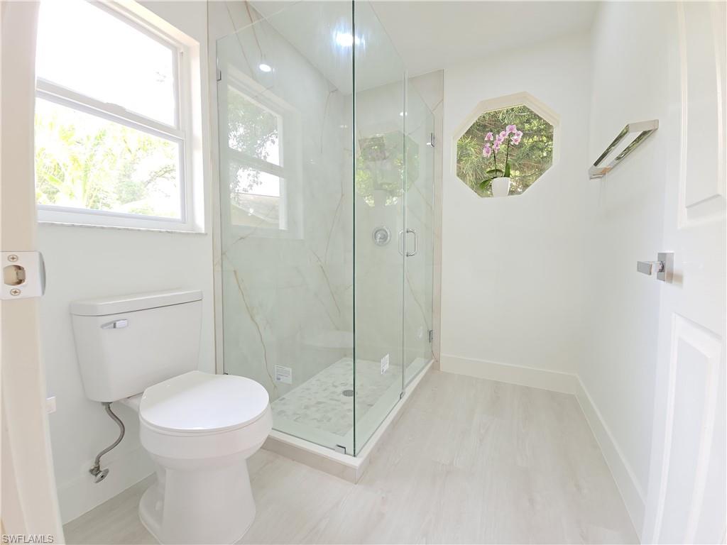 687 Grove Dr Property Photo 15