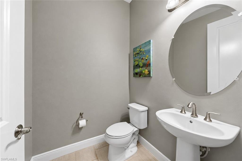12702 Astor Pl Property Photo 25