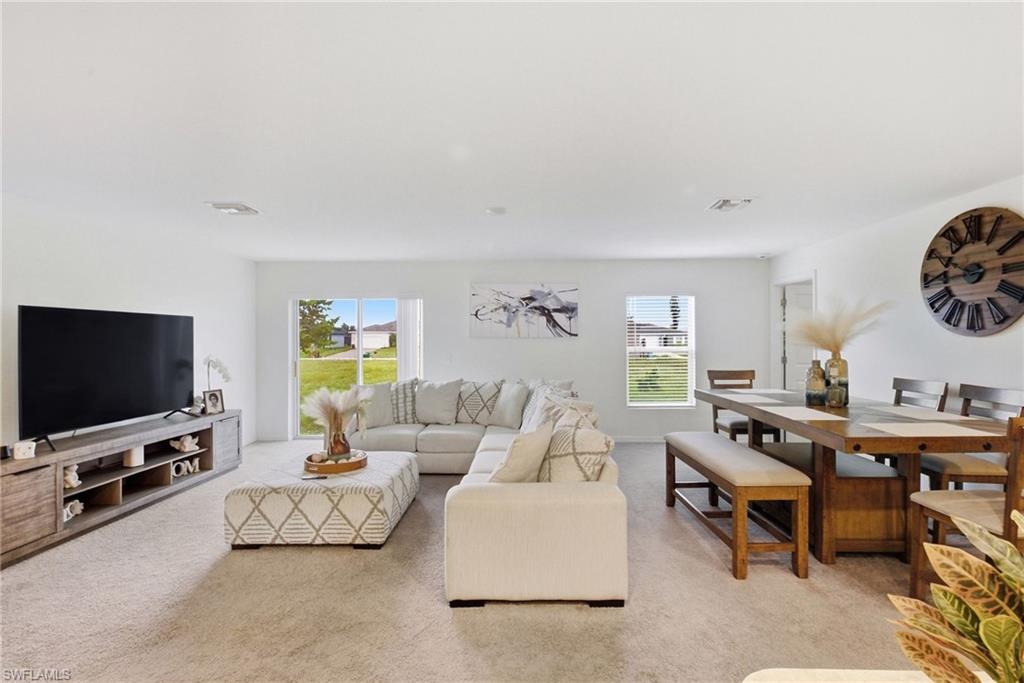1724 11th Pl Property Photo 3