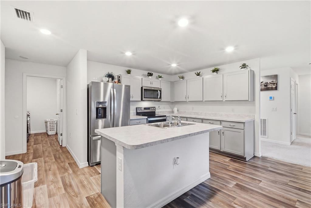 1724 11th Pl Property Photo 9