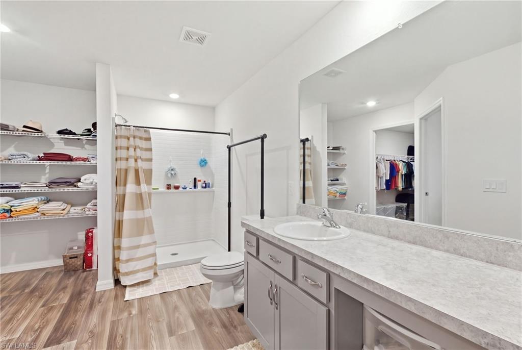 1724 11th Pl Property Photo 13