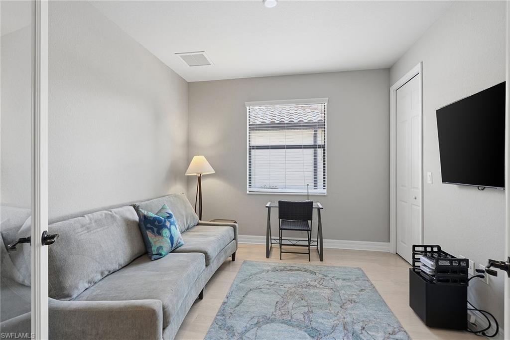 226037944 Property Photo 18