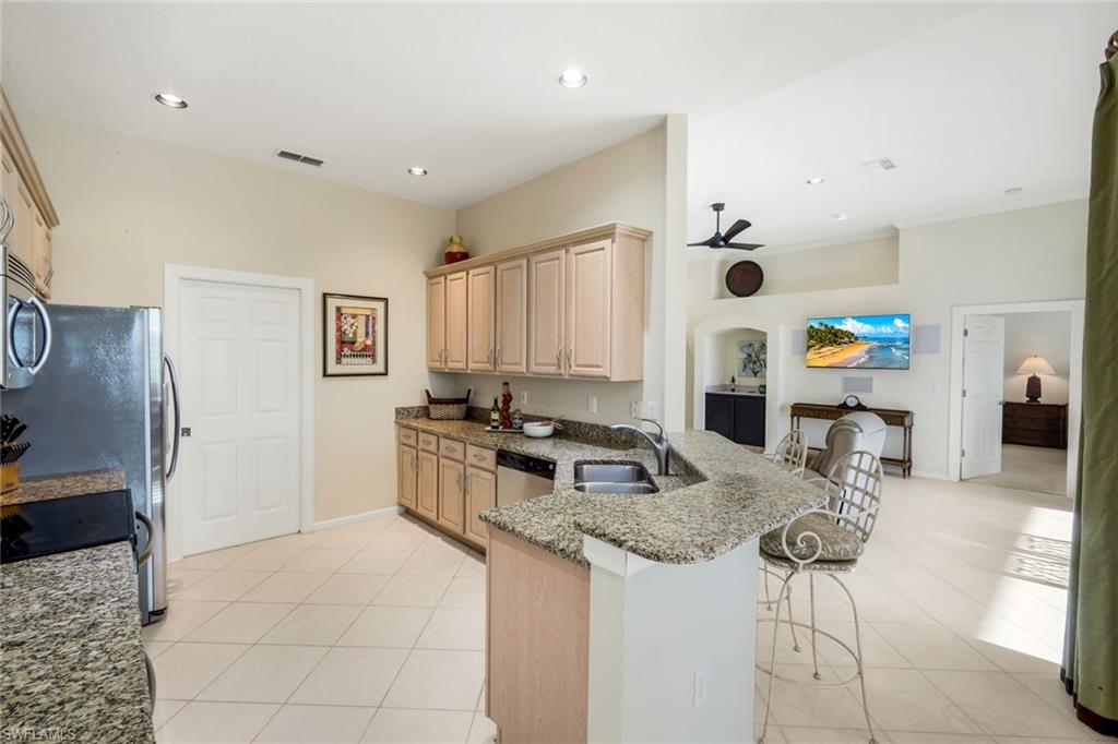 23088 Tree Crest Ct Property Photo 10
