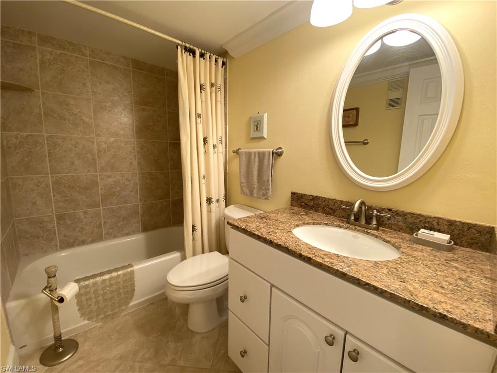555 Park Shore Dr B-407 Property Photo 18