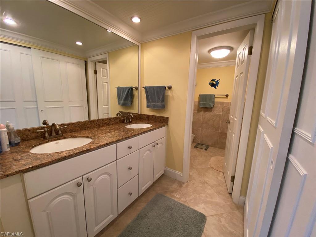 555 Park Shore Dr B-407 Property Photo 22