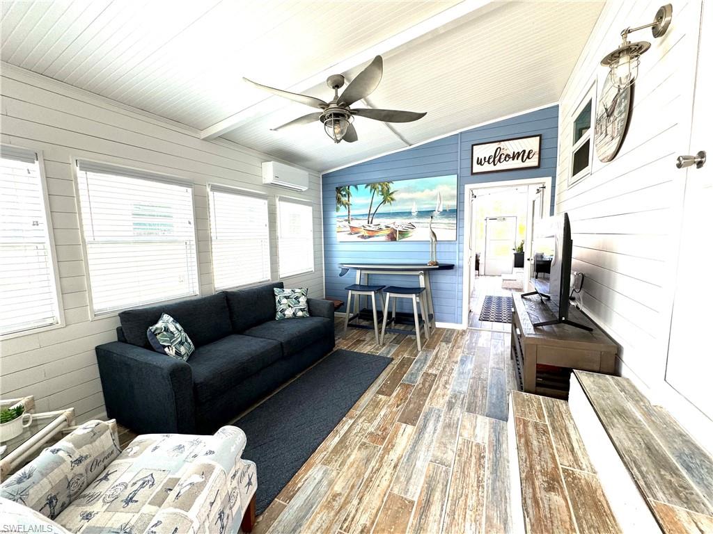 4700 Leilani Ln Property Photo 5