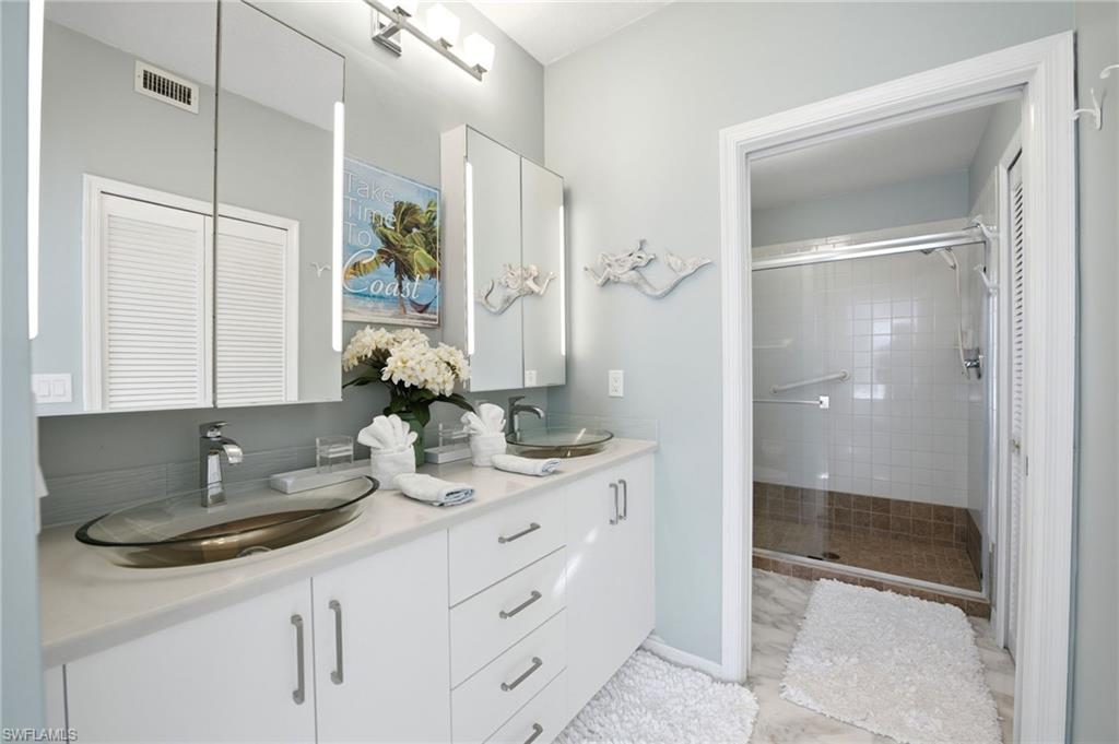 7058 Barrington Cir 102 Property Photo 11