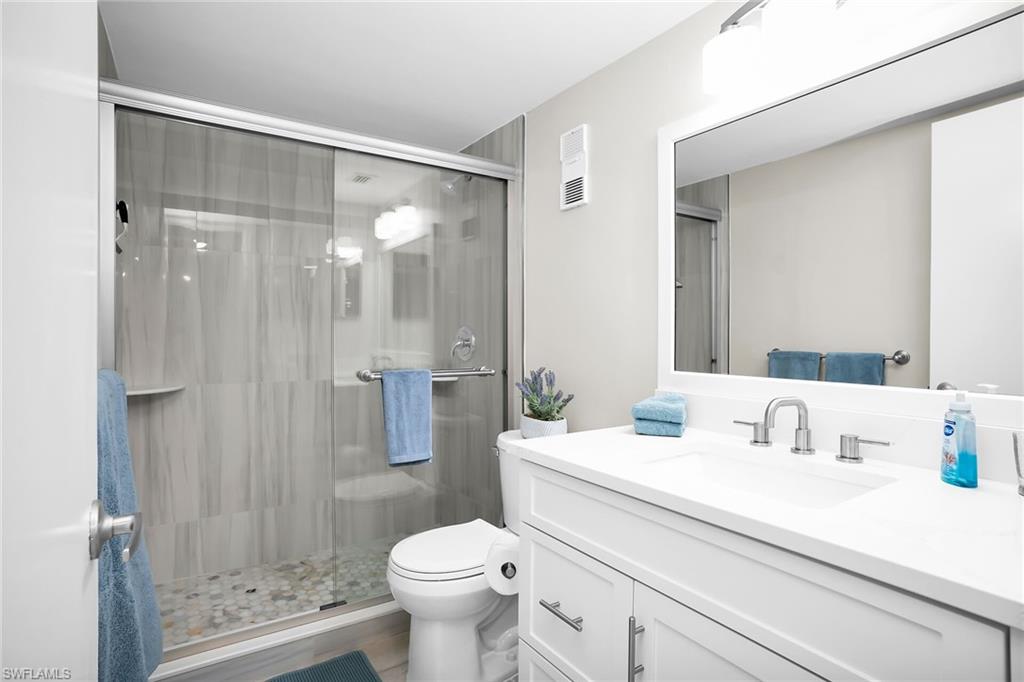 440 Seaview Ct 1602 Property Photo 8