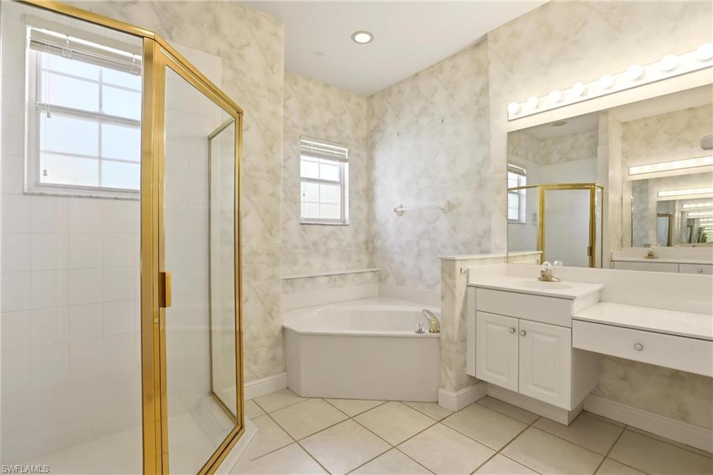 566 Vintage Reserve Ln #21-d Property Photo 33