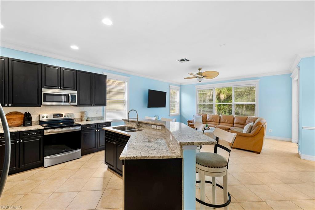 2346 Butterfly Palm Dr Property Photo 6