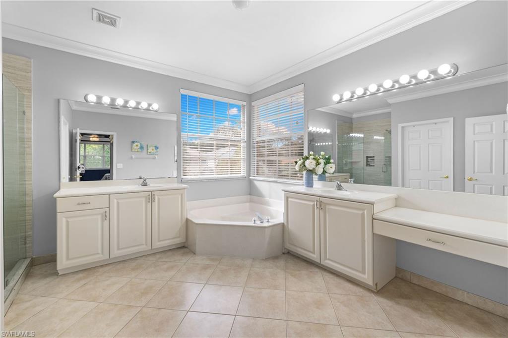 2346 Butterfly Palm Dr Property Photo 14