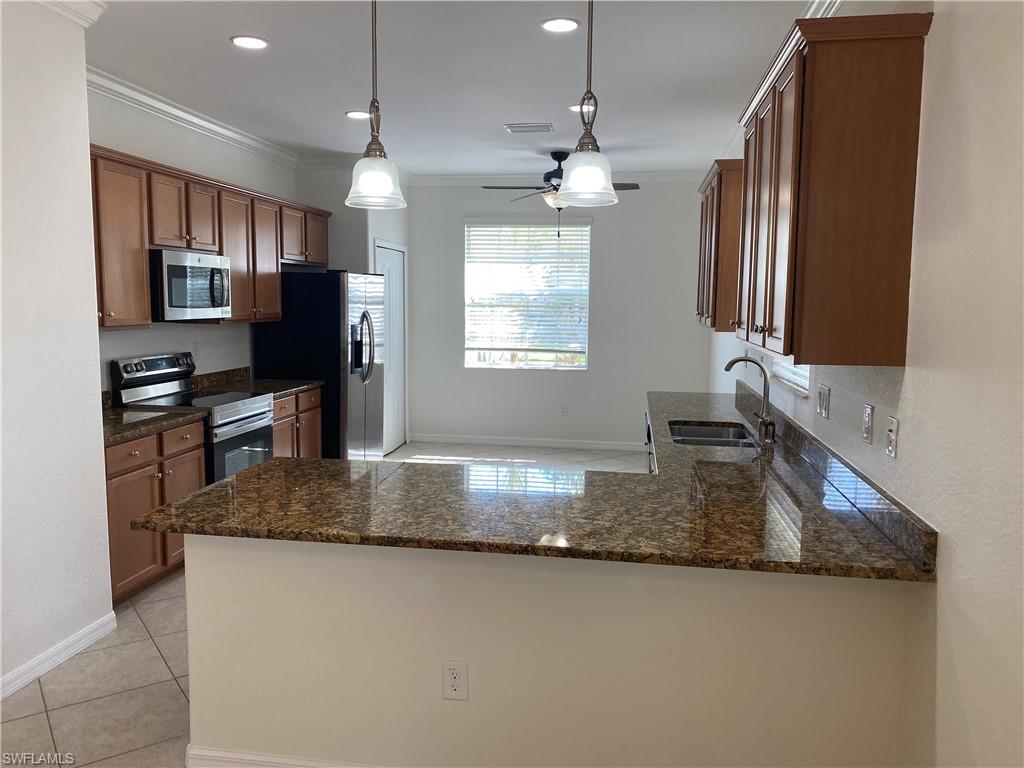 2466 Heydon Cir E Property Photo 3