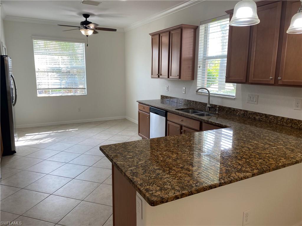 2466 Heydon Cir E Property Photo 4