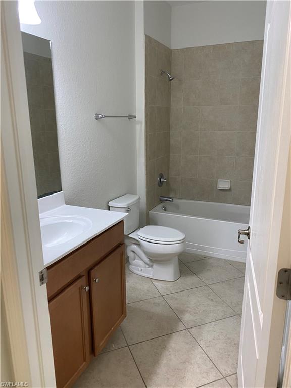 2466 Heydon Cir E Property Photo 5