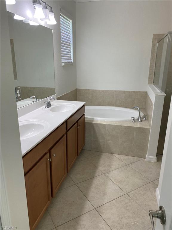 2466 Heydon Cir E Property Photo 12