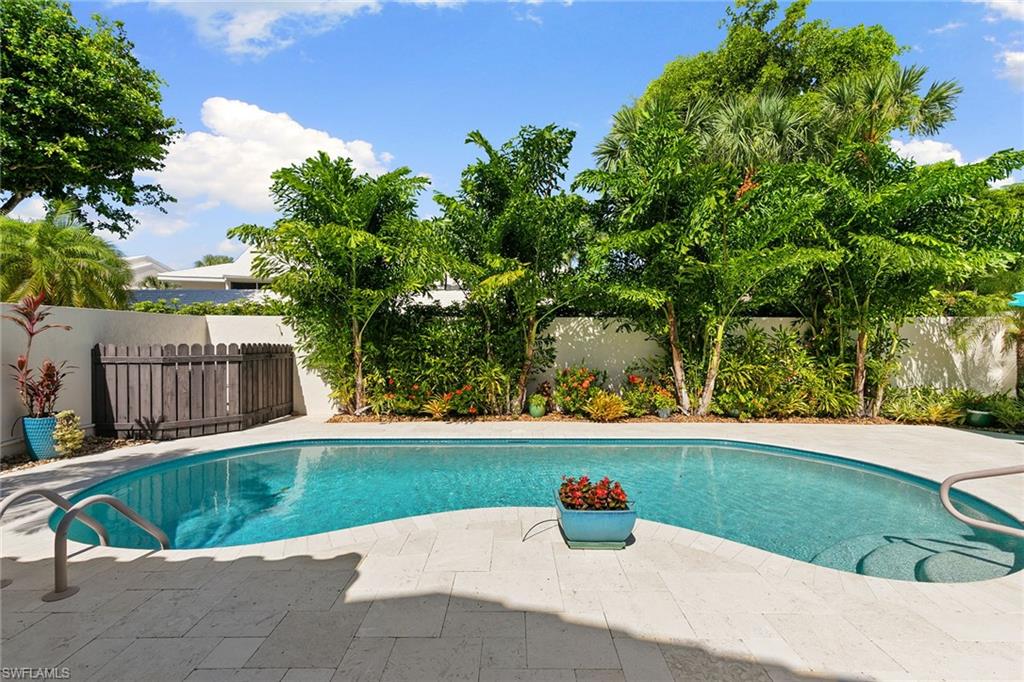 805 Sand Pointe Dr 4 Property Photo 1