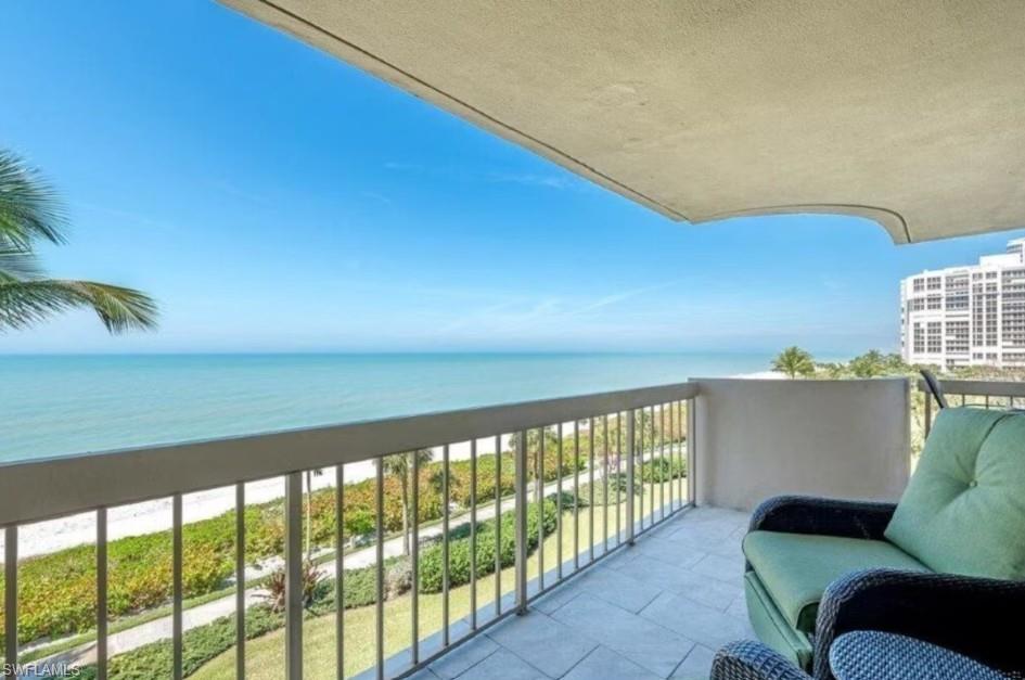 4005 Gulf Shore BLVD N 407 Property Photo 1