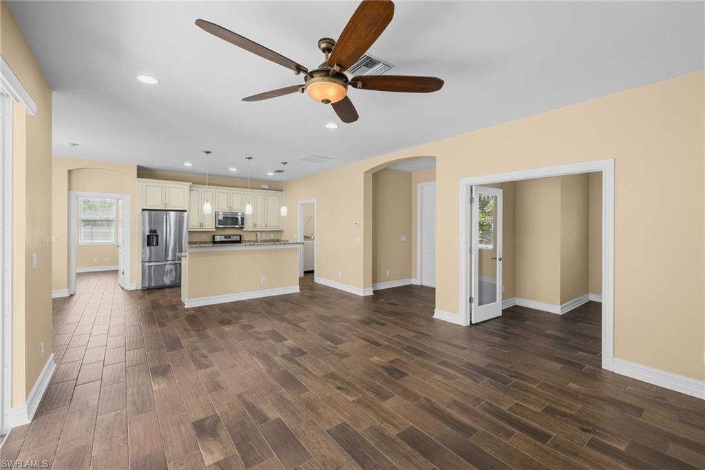 4609 Santiago Ln Property Photo 3