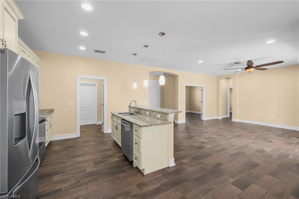 4609 Santiago Ln Property Photo 9