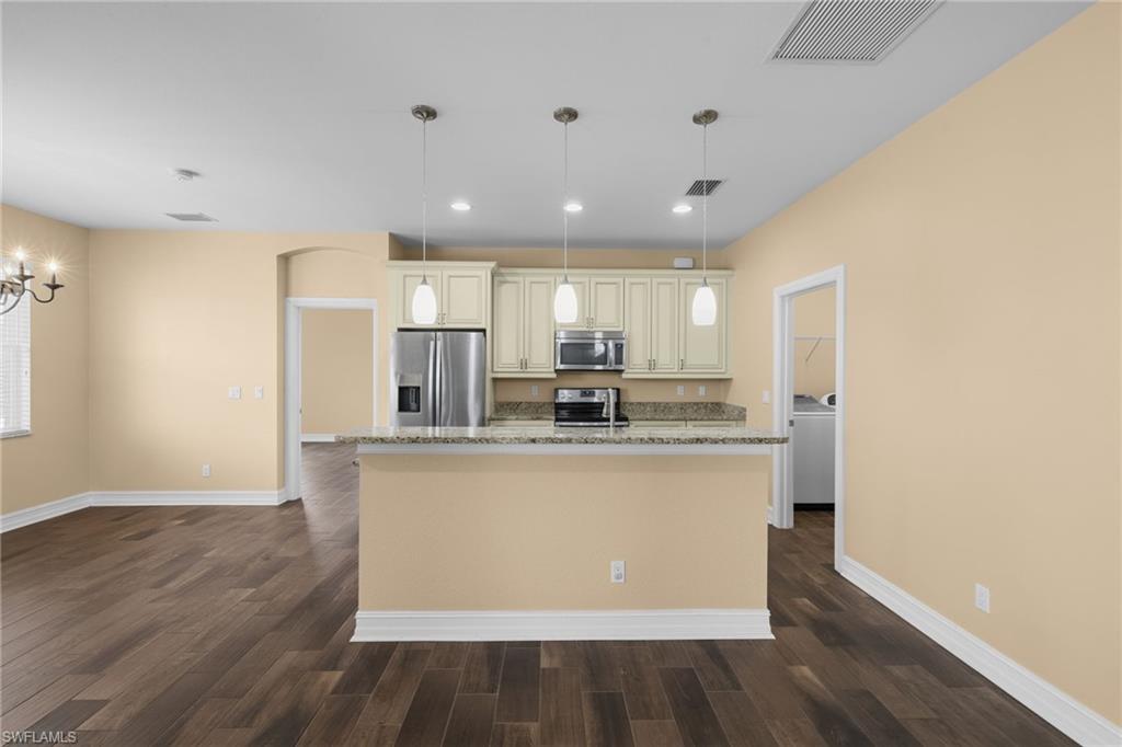 4609 Santiago Ln Property Photo 10