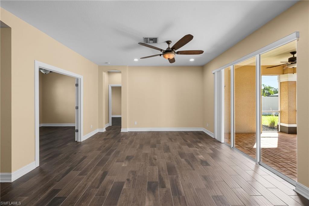 4609 Santiago Ln Property Photo 12