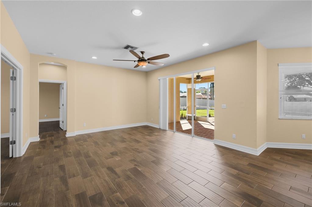 4609 Santiago Ln Property Photo 14