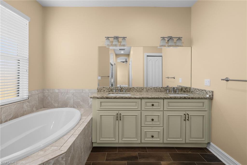 4609 Santiago Ln Property Photo 20