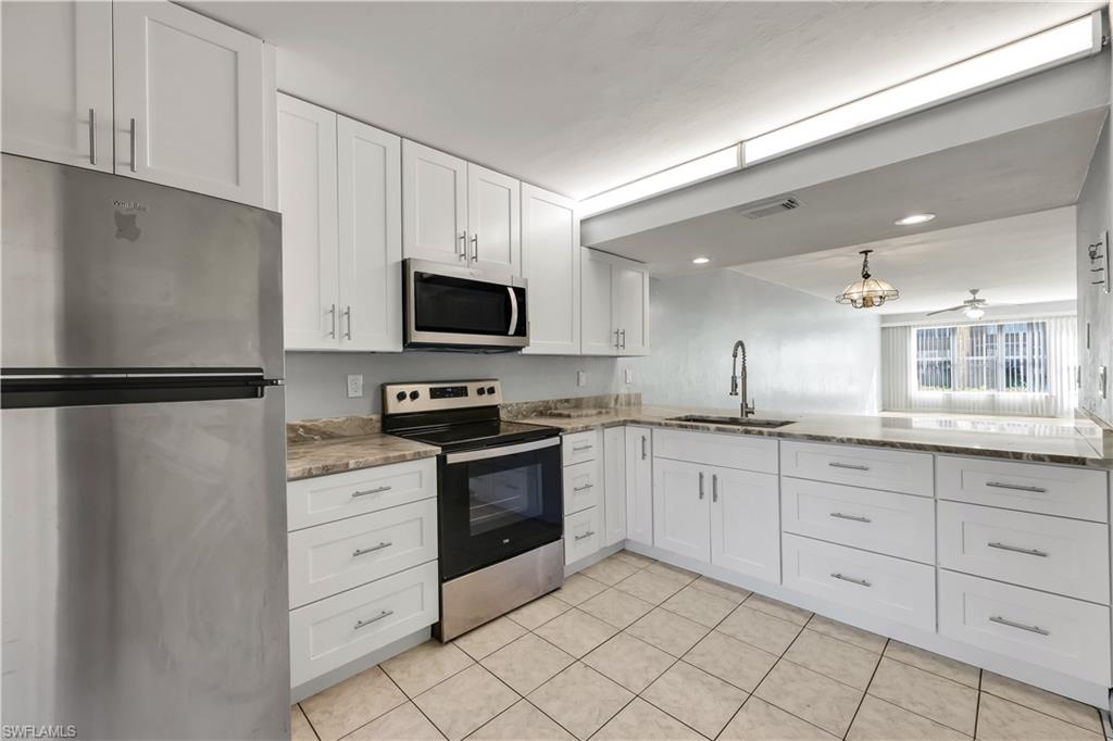 4200 Looking Glass Ln 4207 Property Photo 3