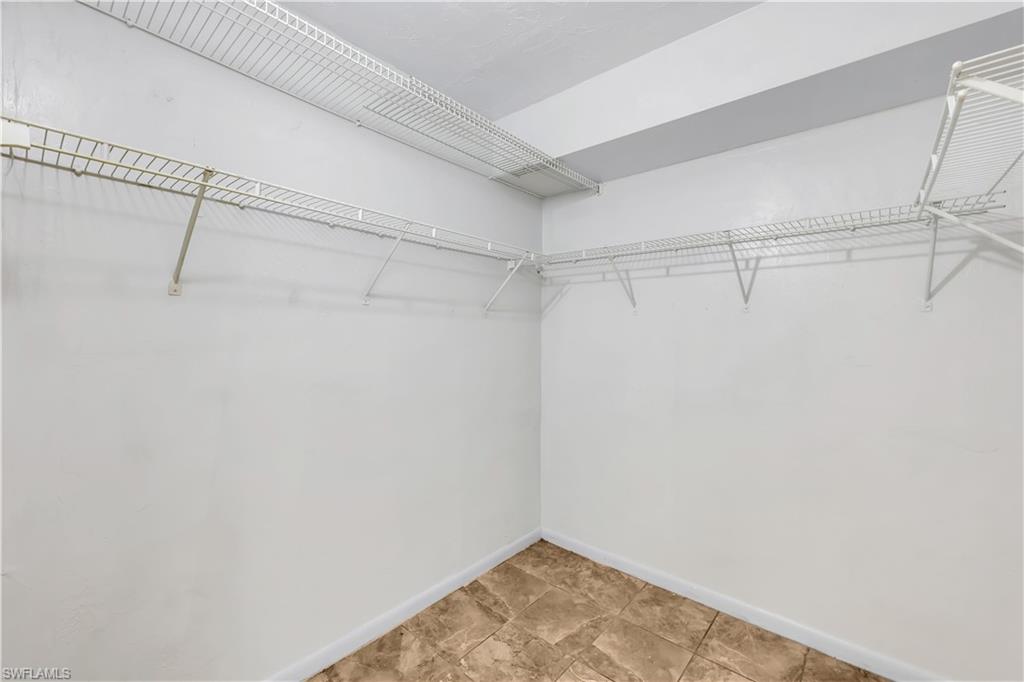4200 Looking Glass Ln 4207 Property Photo 10