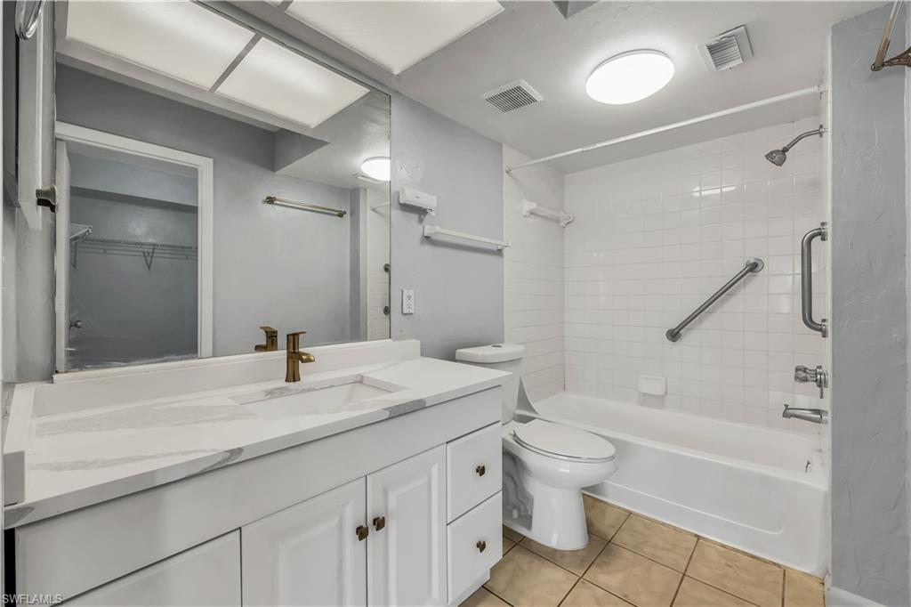 4200 Looking Glass Ln 4207 Property Photo 11
