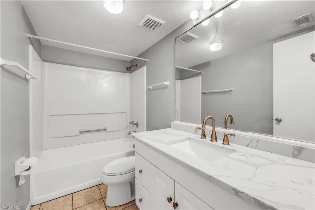 4200 Looking Glass Ln 4207 Property Photo 13