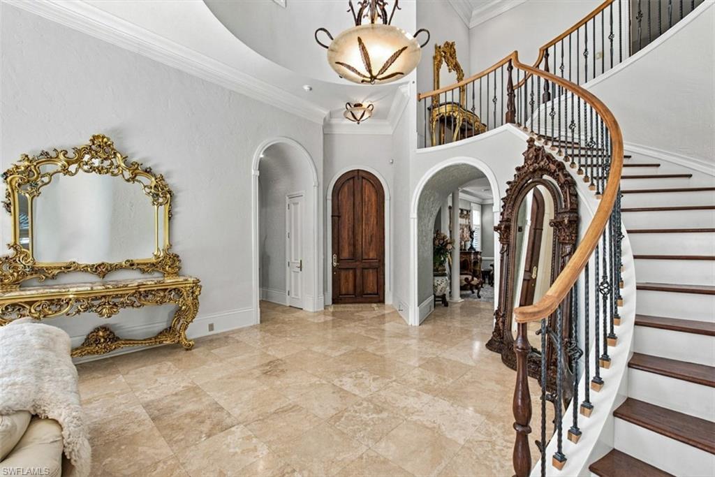 4660 Via Roma Property Photo 3