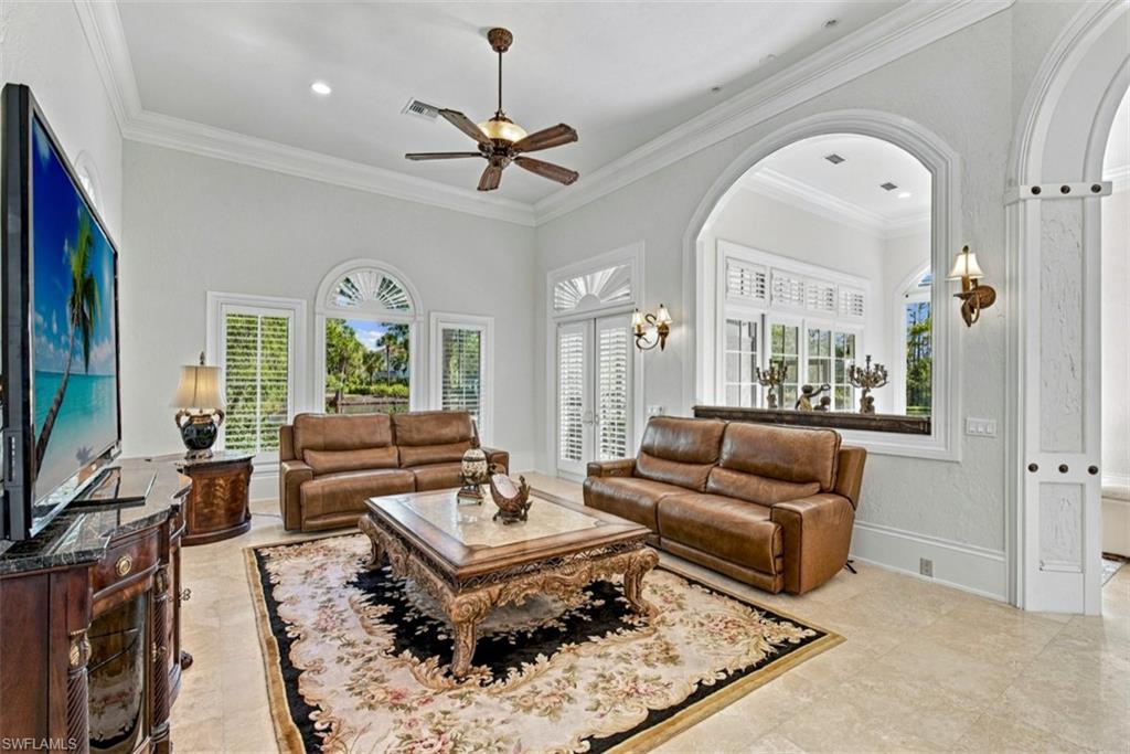 4660 Via Roma Property Photo 6
