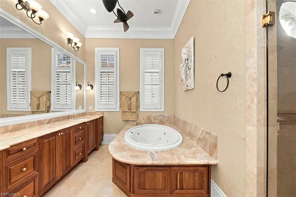 4660 Via Roma Property Photo 14