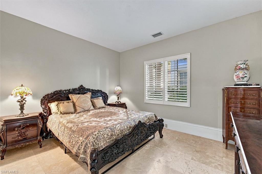 4660 Via Roma Property Photo 16