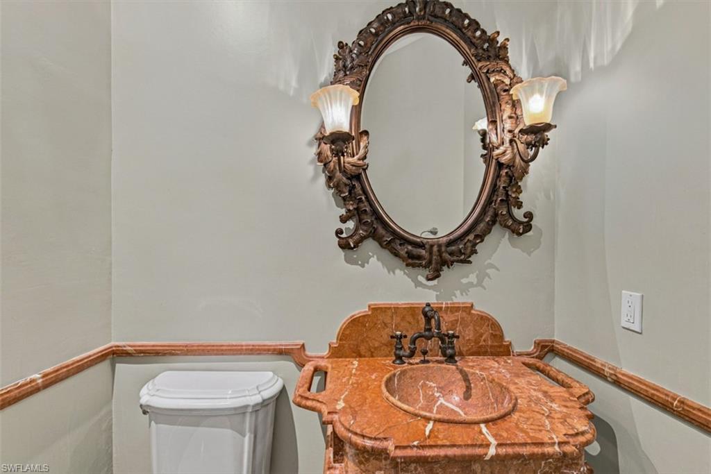 4660 Via Roma Property Photo 17