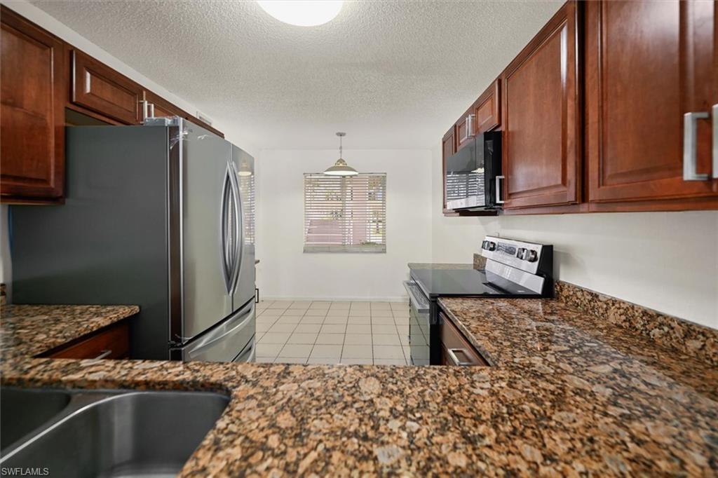 740 Augusta Blvd E104 Property Photo 5