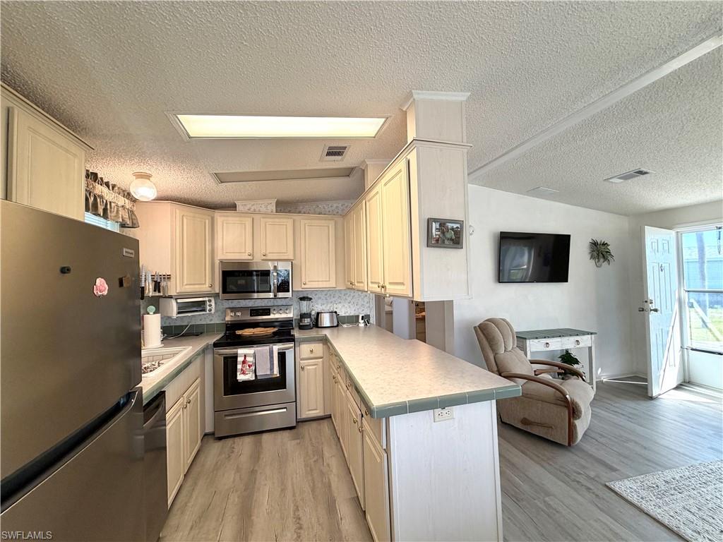 4700 Sawmill Dr W Property Photo 9