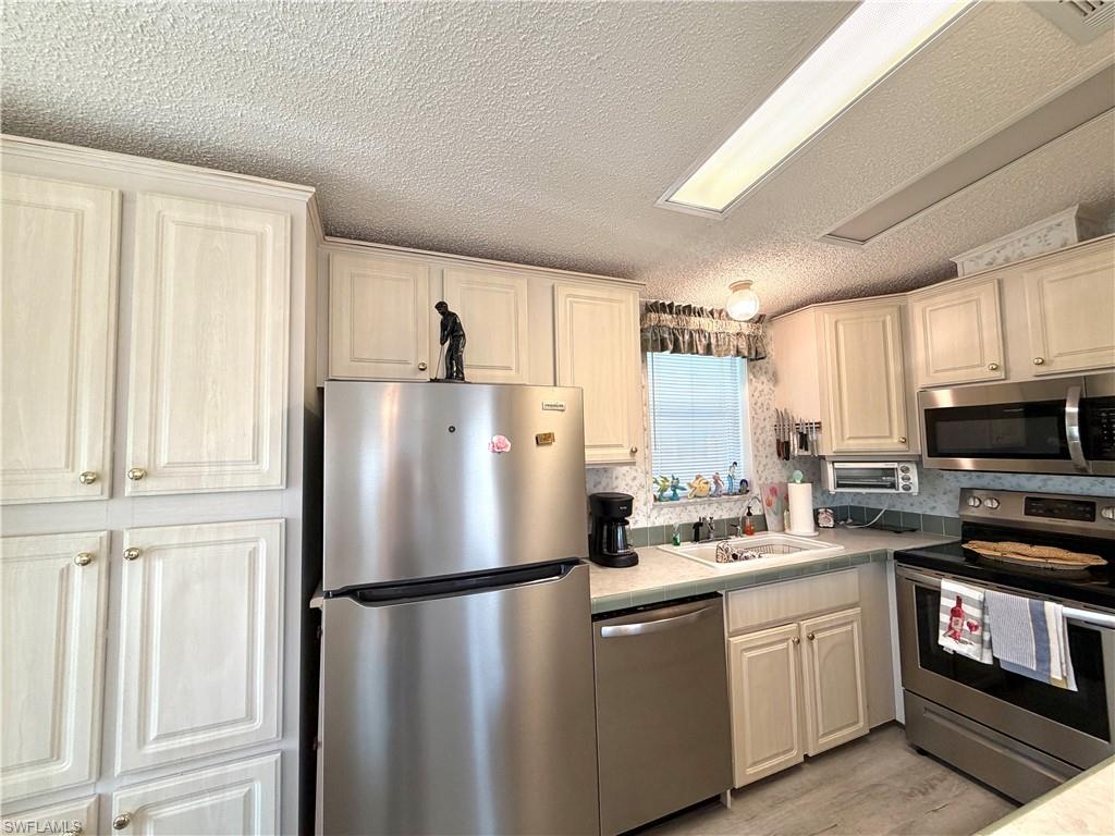 4700 Sawmill Dr W Property Photo 13